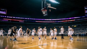 比赛开局比分差距拉大，绝境反击关键转折保住晋级机会